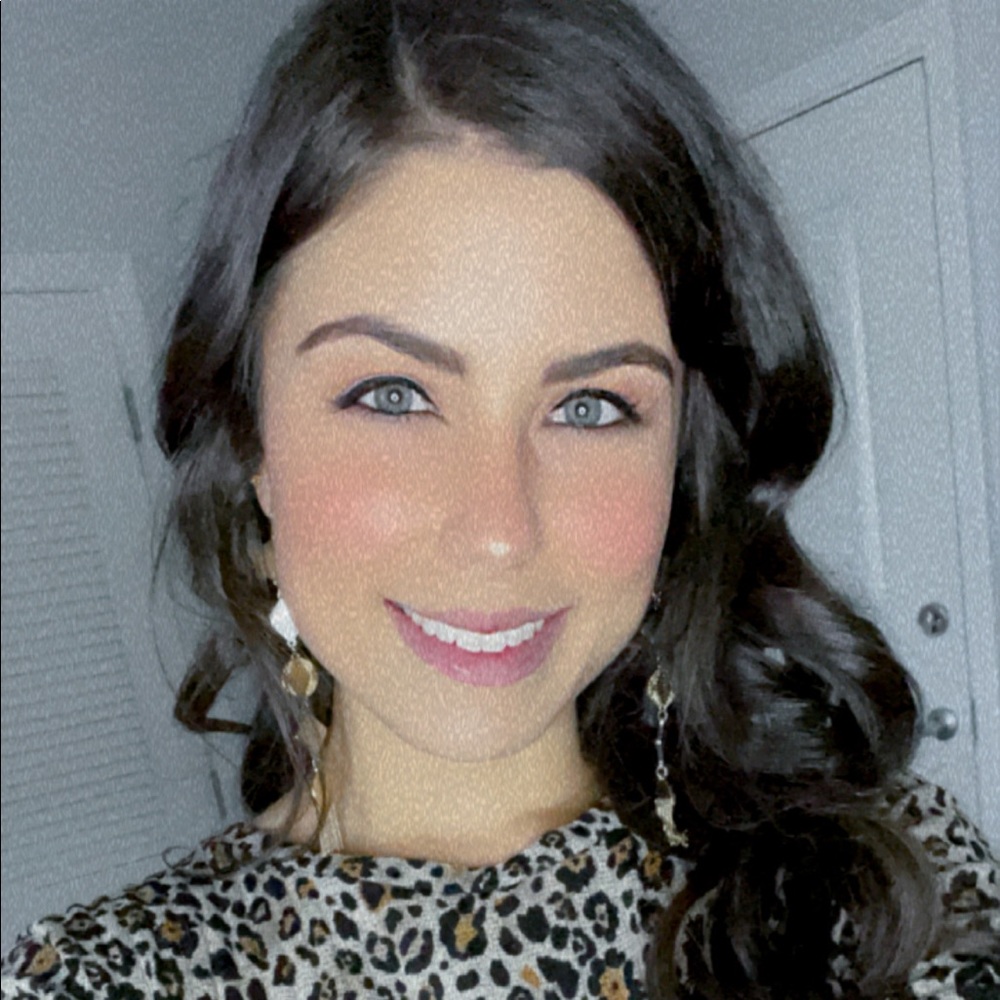 Meet your Posher, Ana